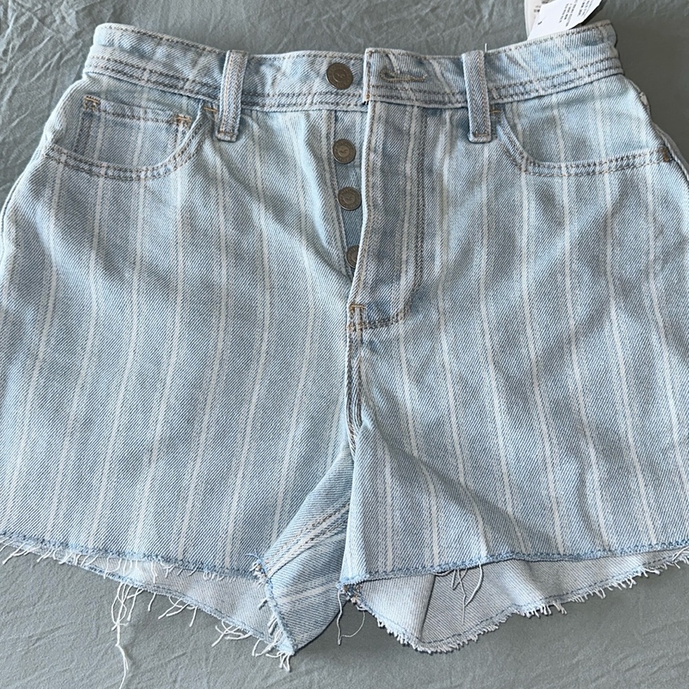 Ultra high-rise Hollister vintage Mom shorts